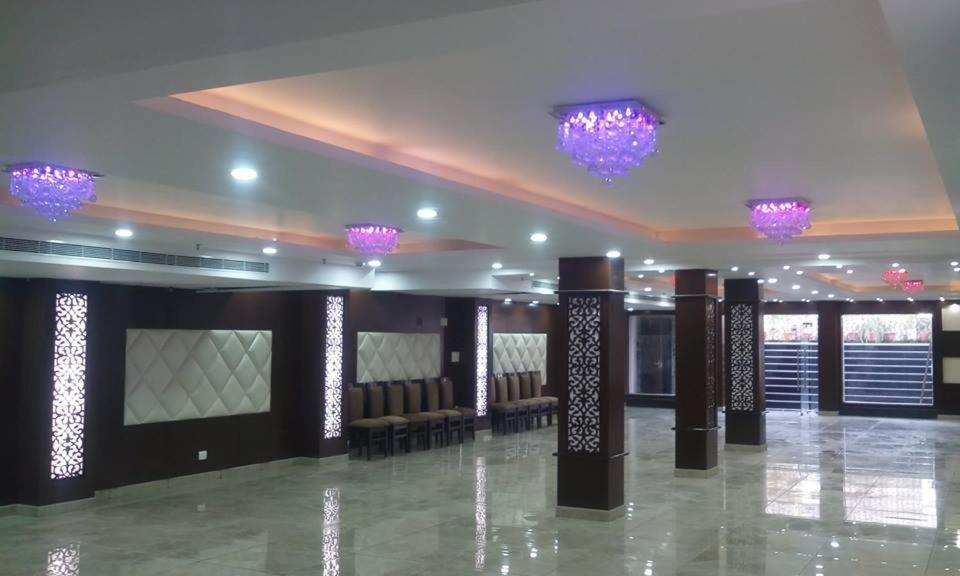 Hotel Ss Grand Лакхнау Экстерьер фото