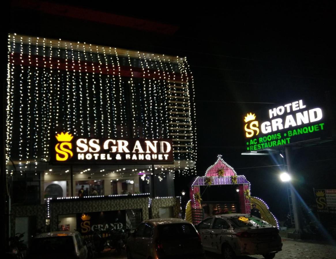Hotel Ss Grand Лакхнау Экстерьер фото