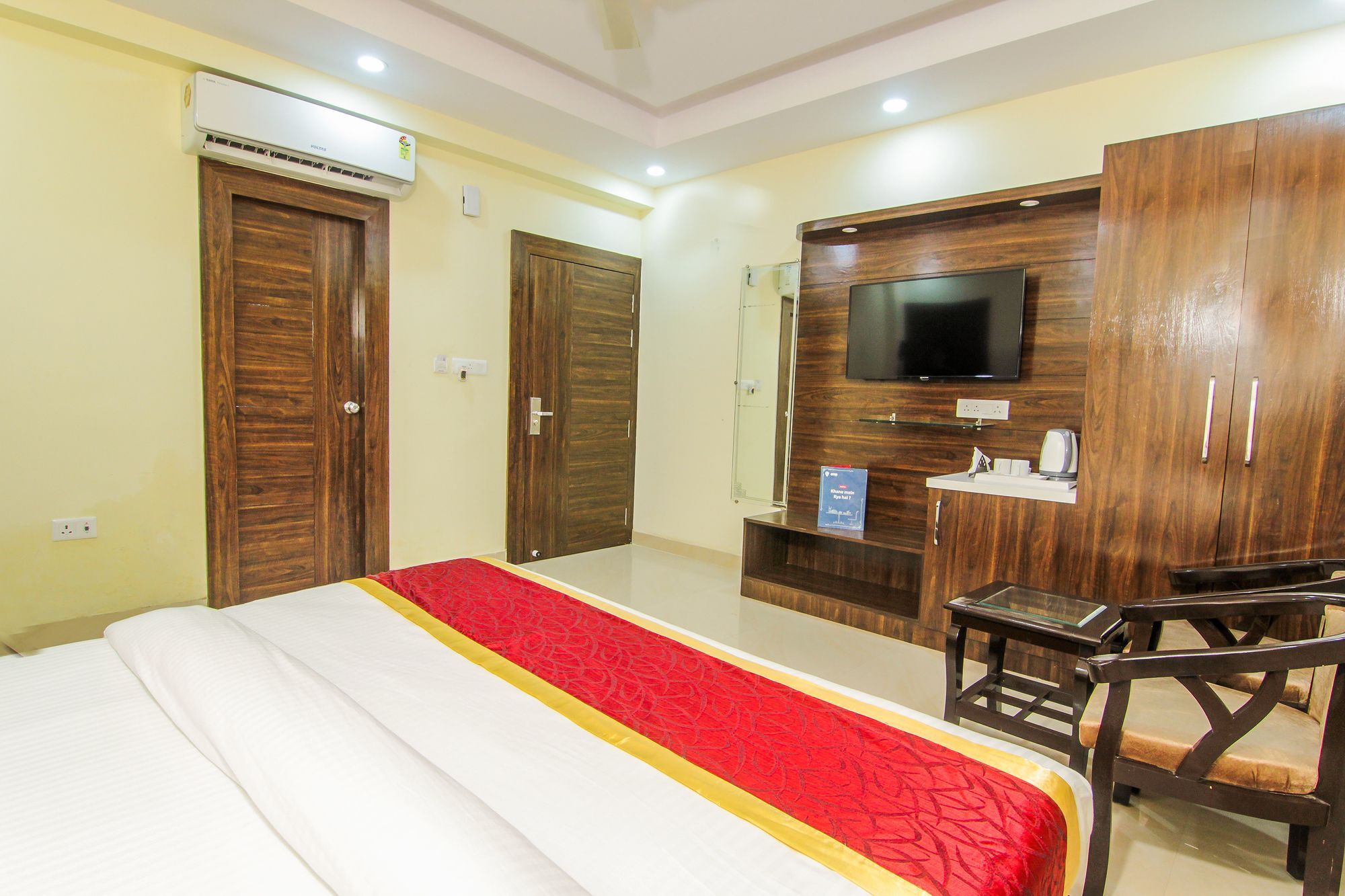 Hotel Ss Grand Лакхнау Экстерьер фото