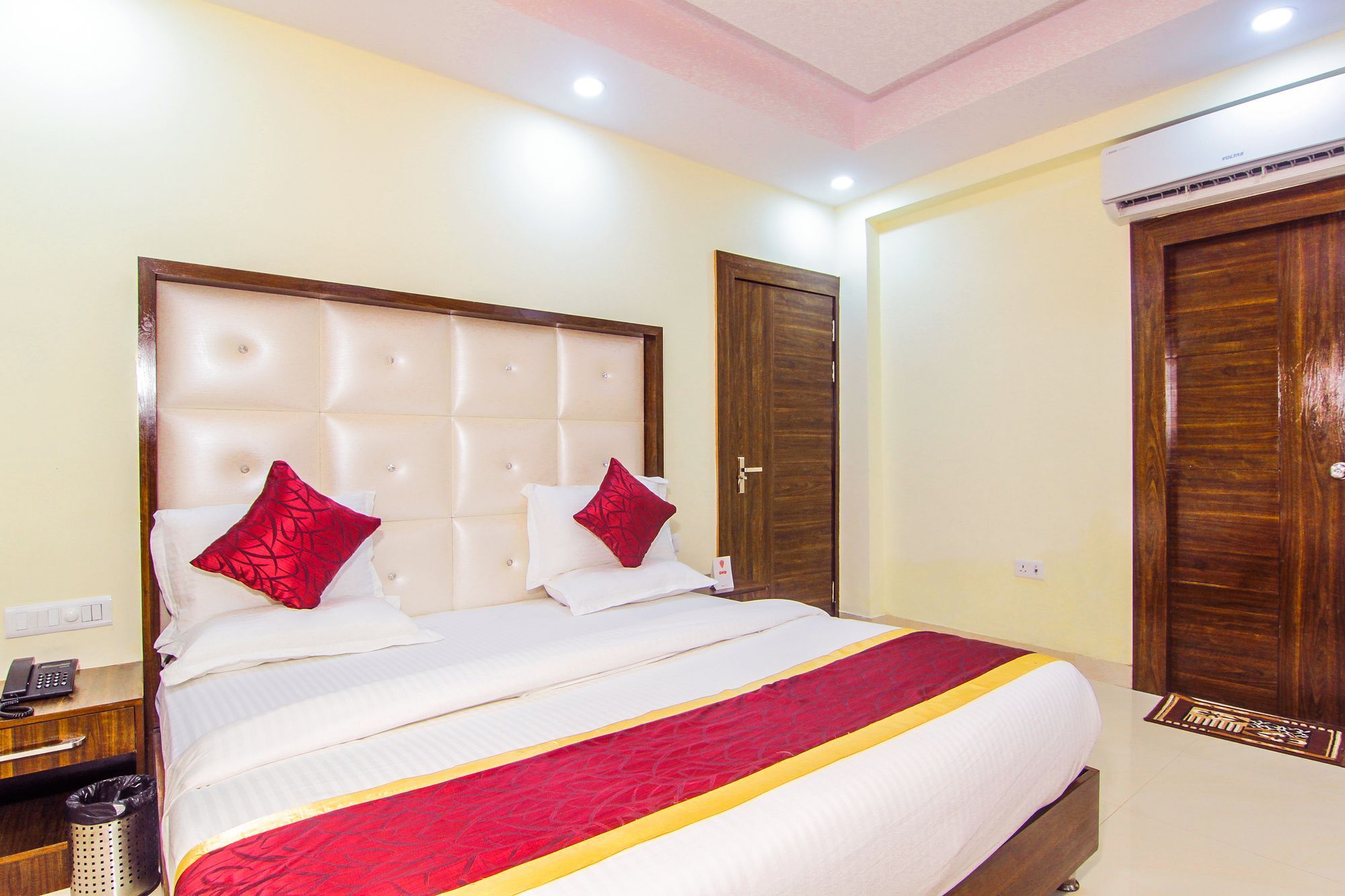 Hotel Ss Grand Лакхнау Экстерьер фото